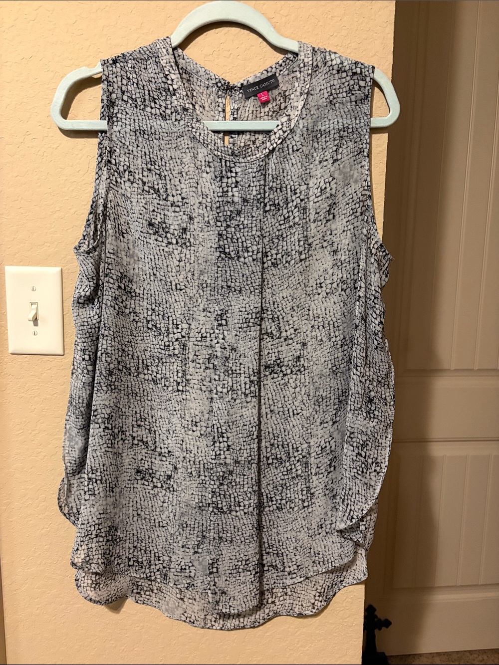 Vince Camuto Black and White Printed Sleeveless Blouse